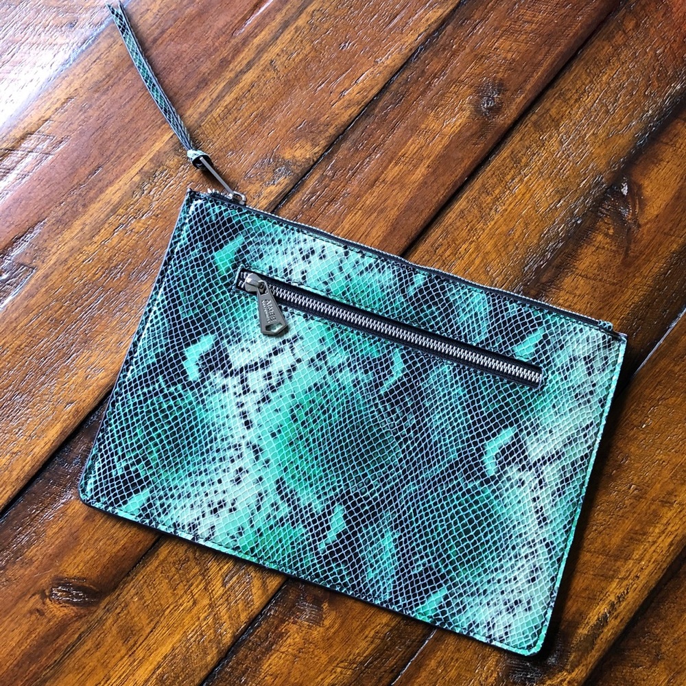Aimee Kestenberg Green Snake Print Leather Clutch - Picture 4 of 12